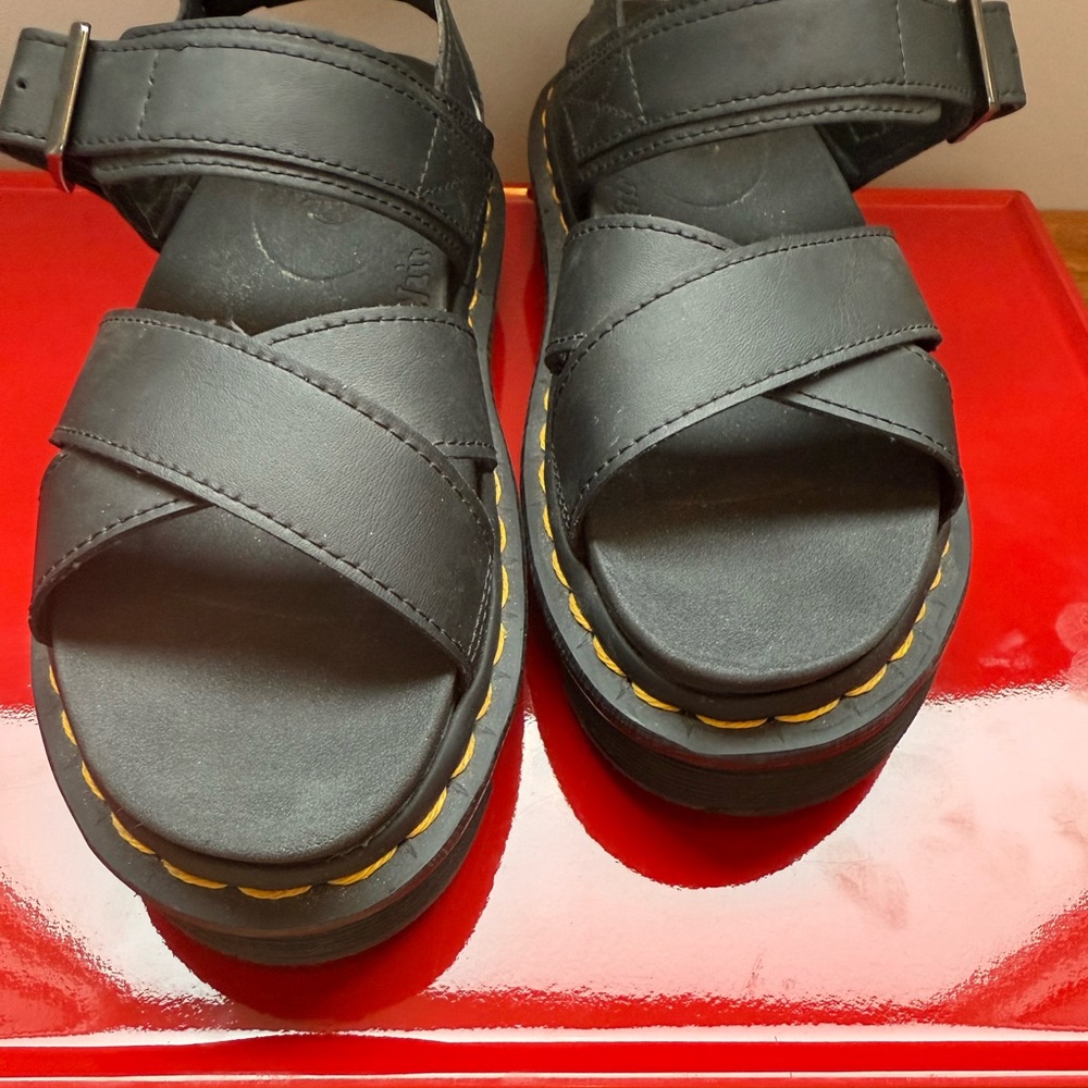 Doc Martens Air-waives, women size 5